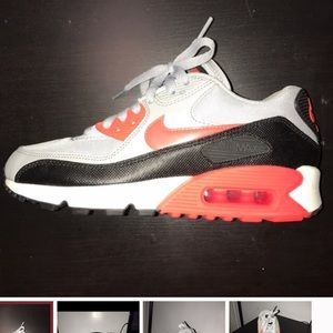 6.5 women’s AirMax 90 essential